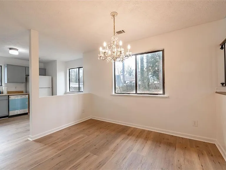 3927 Centennial Trl — Photo 3