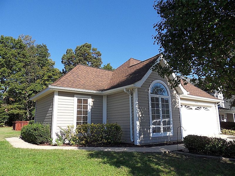 1st image of 48046 Mayflower Dr