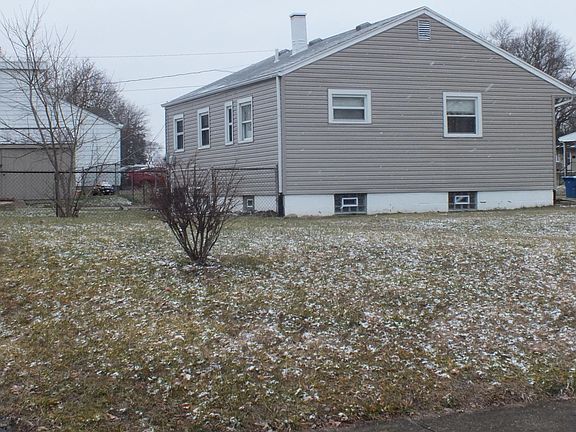 2nd image of 401 Travis Dr
