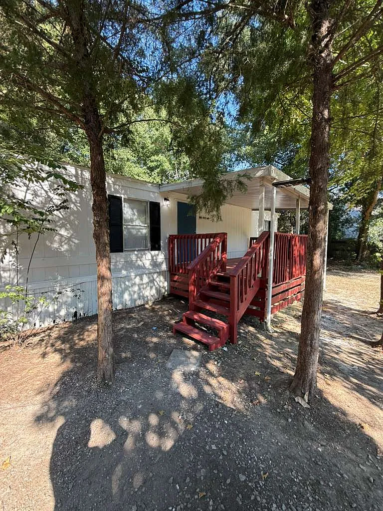 3 bed, $1,450 — Photo 2