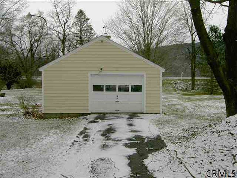 5th image of 112 COVERED BRIDGE Lane