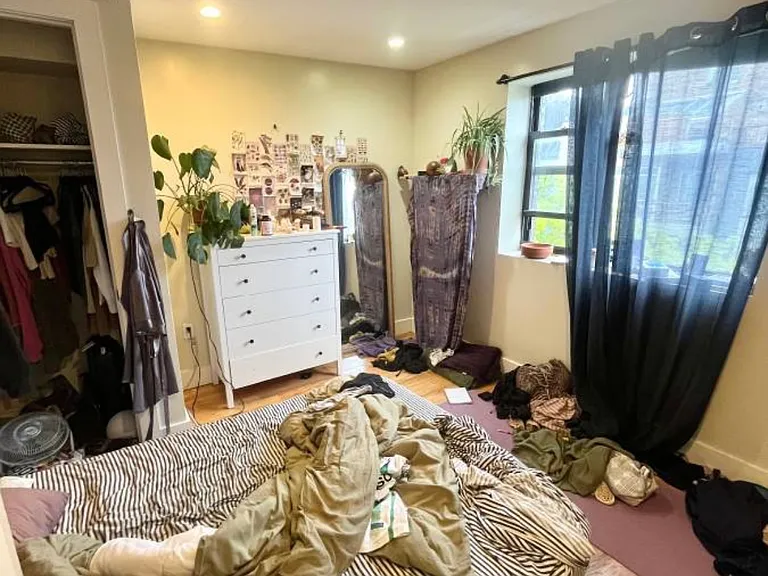 323 Melrose St #3R — Photo 6