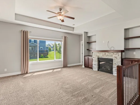 825 NE Jaguar Ln, Waukee, IA 50263