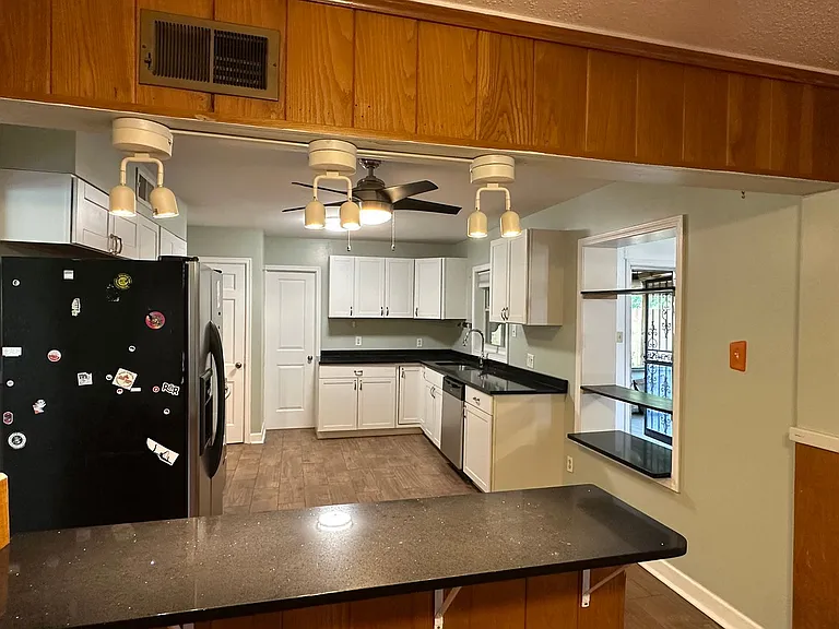 5138 Whitehall Ave — Photo 6
