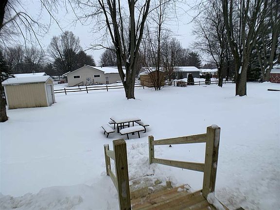 Walk down to patio w/fire pit