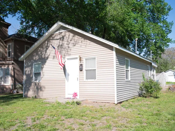 1106 NW Jackson St, Topeka, KS 66608