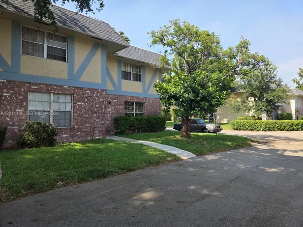 7505 Kimberly Blvd APT 122, Pompano Beach, FL 33068