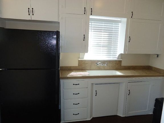 5th image of 4863 Bancroft St