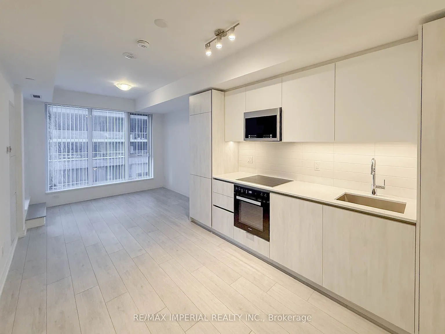2 bed, $3,000 — Photo 4