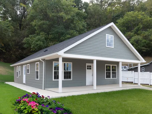 156 Montgomery Rd, Weston, WV 26452