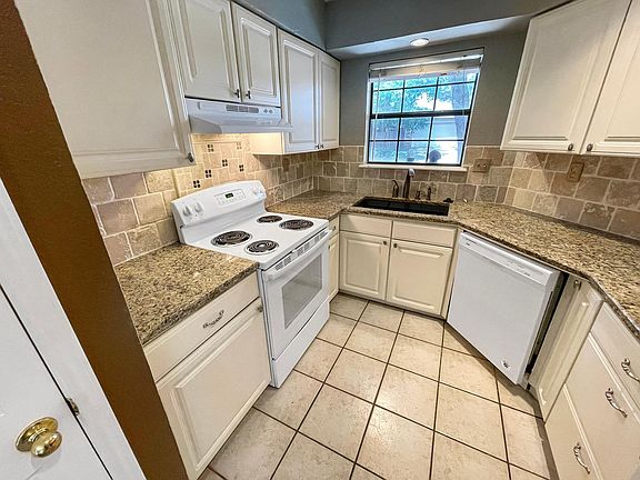 3rd image of 6445 Brookway Dr