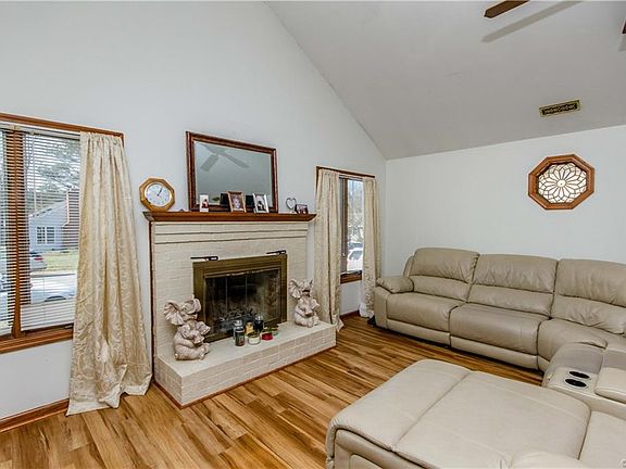 5th image of 103 S Marion Ave