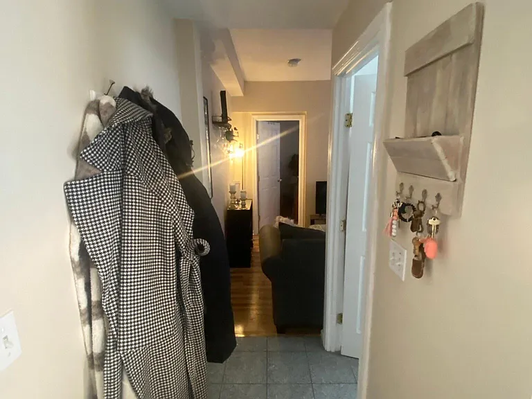 220 Hanover St #9 — Photo 4