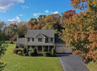 4 Christmas Tree Ln, Halifax, MA 02338