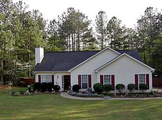 254 Winchester Dr, Sharpsburg, GA