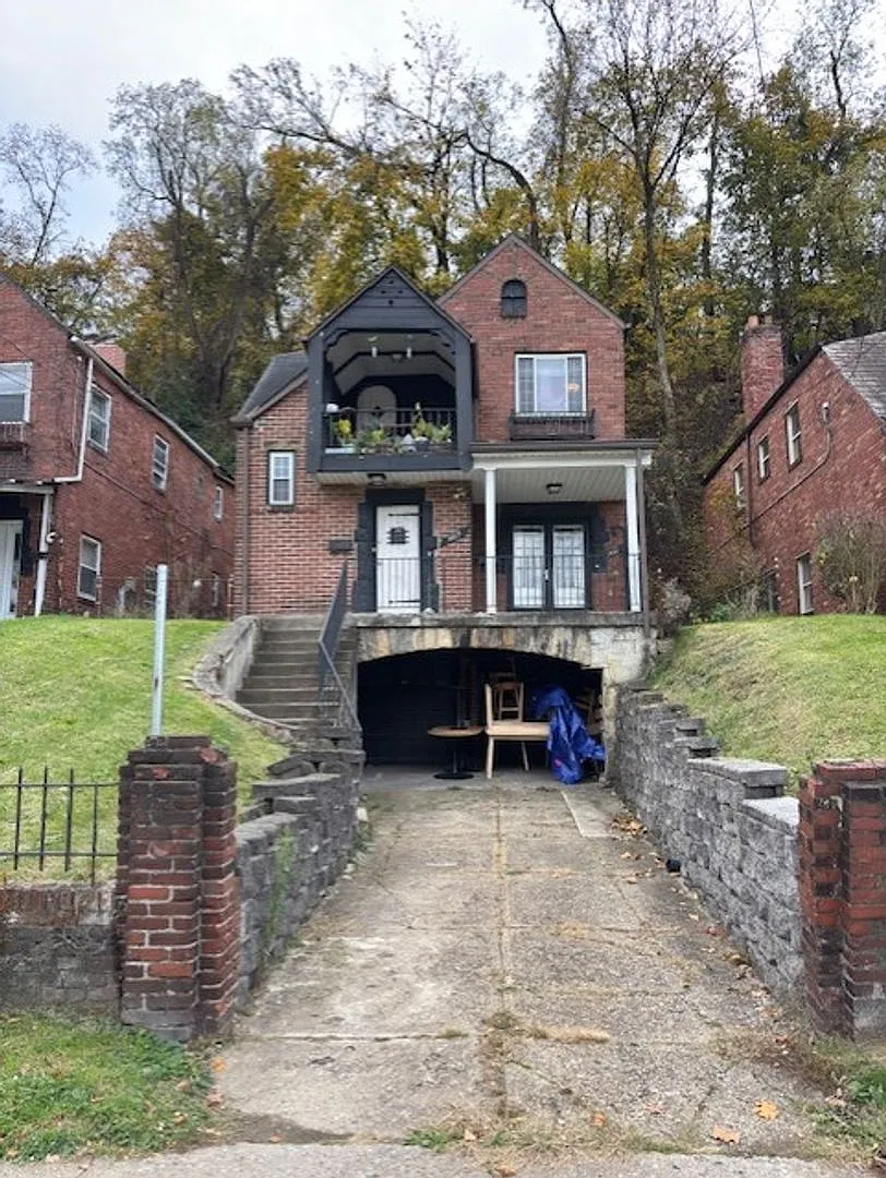Building Photo - 3831 Beechwood Blvd
