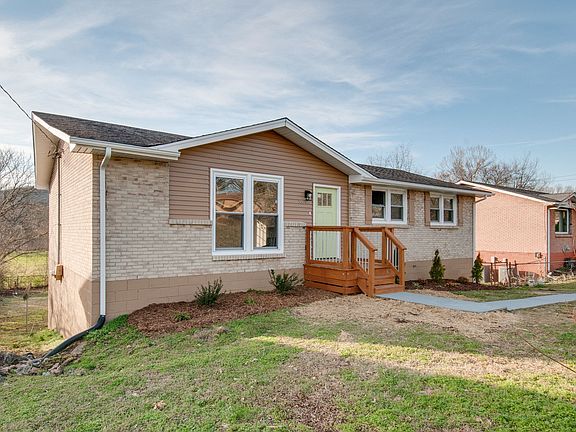2nd image of 3919 Crouch Dr