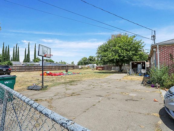 2nd image of 10556 S Priest Rd