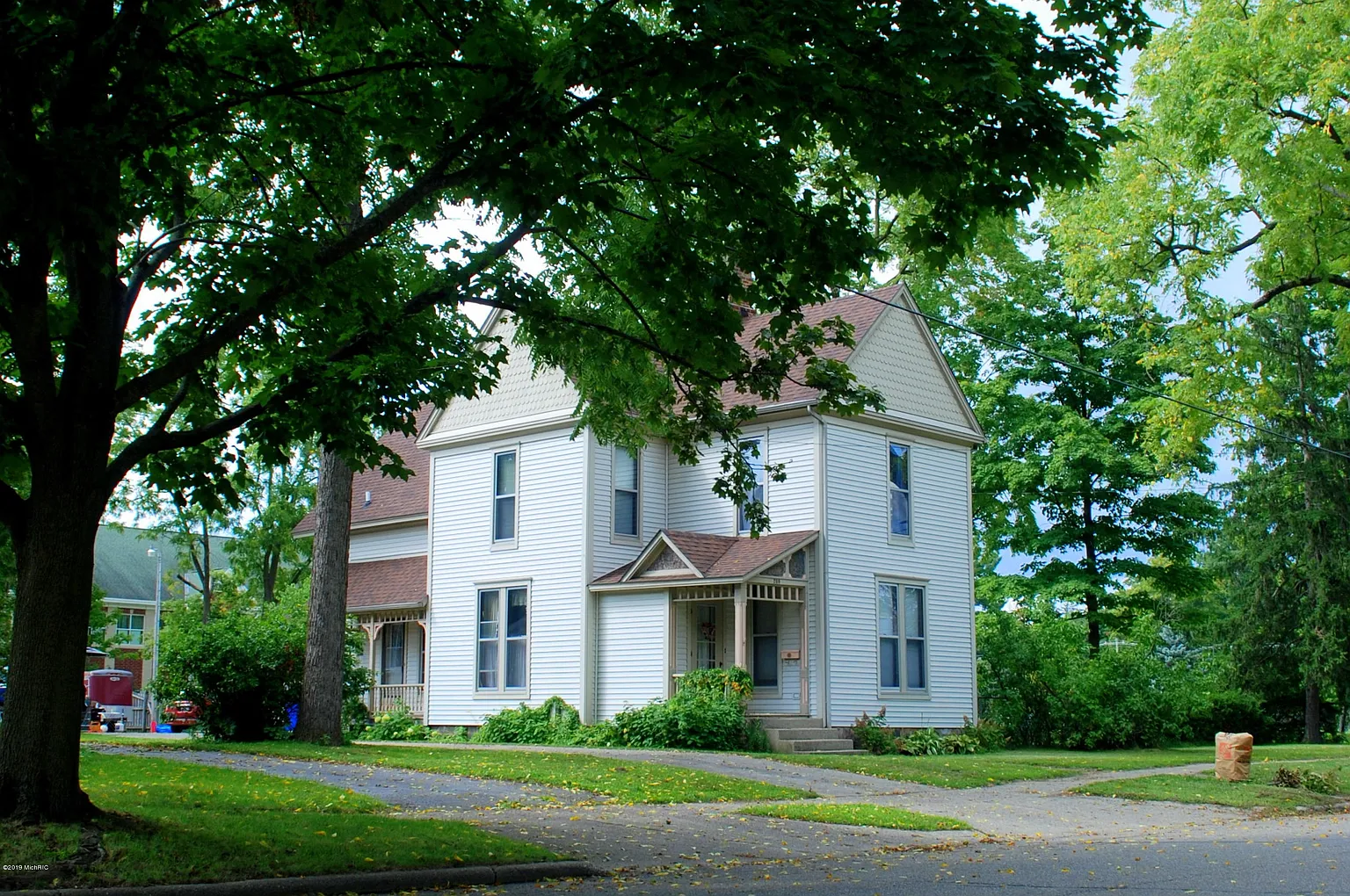 209 N Clay St photo 1