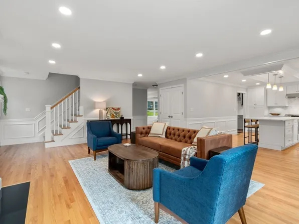 15 Dorchester St, Waltham, MA 02453