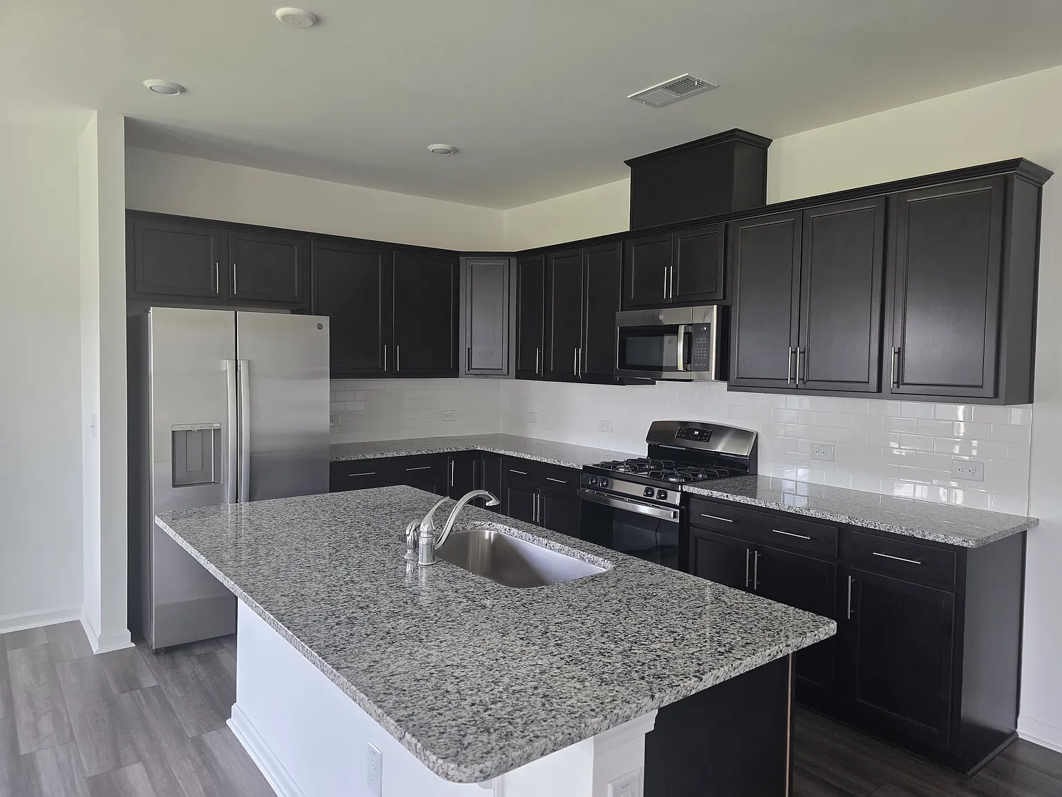 4 bed, 1750 sqft, $1,895 — Photo 4