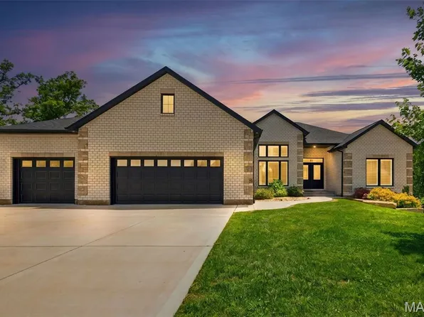 222 Redmond Pines Dr, Wentzville, MO 63385