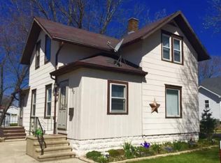 212 S 10th St, Rochelle, IL 61068