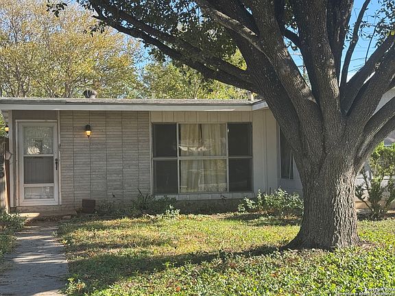 3rd image of 4350 SILVER LAKE DR