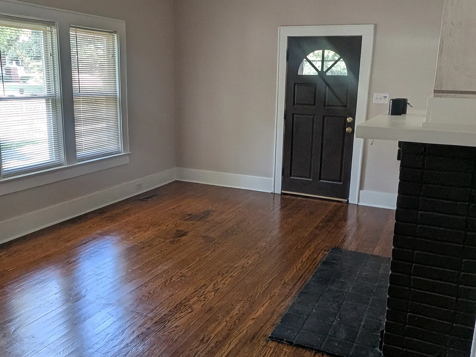 3 bed, 1574 sqft, $2,100 — Photo 2