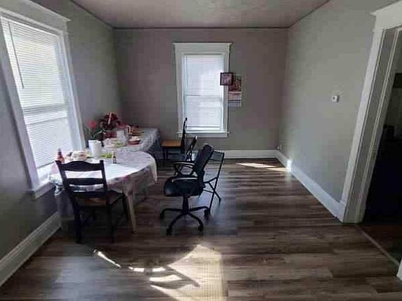 4th image of 2609 Marcy St