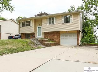 6630 S 83rd Ave, Ralston, NE 68127