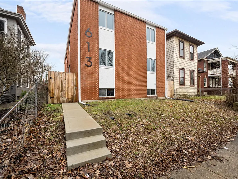 613 S Champion Ave #F — Photo 3