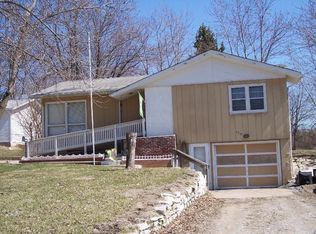 409 N Main St, Fairfield, IA 52556