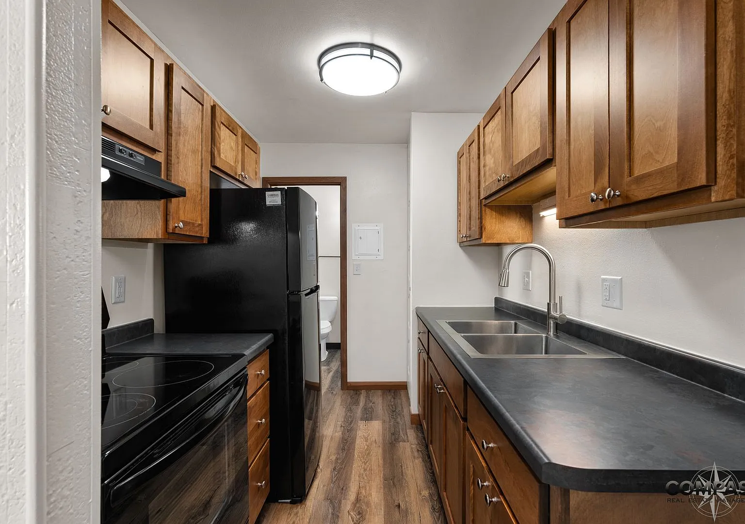 1025 W. MacArthur Avenue — Photo 2