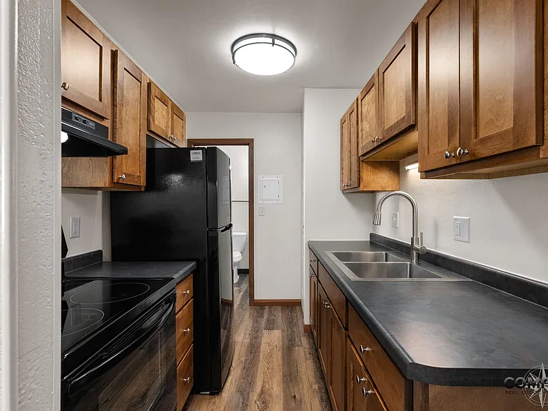 1025 W. MacArthur Avenue — Photo 18