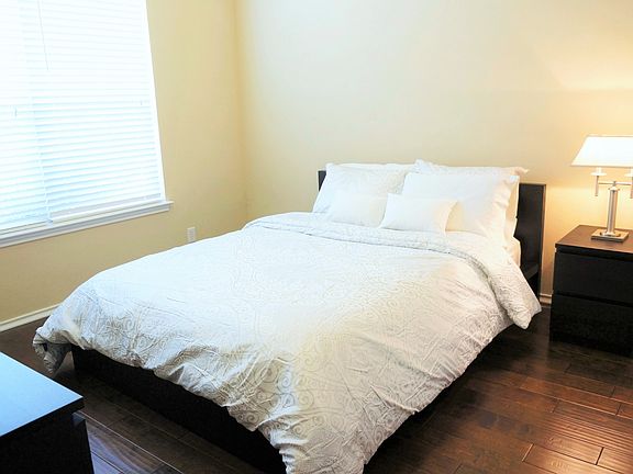2nd image of 17006 Ashbury Ldg