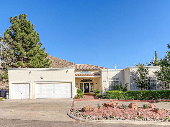 5th image of 1012 Singing Hills Dr