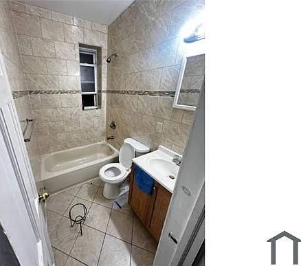 3rd image of 3018 Olinville Ave