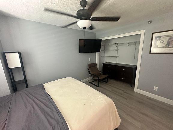 4th image of 607 S Albany Ave APT 10