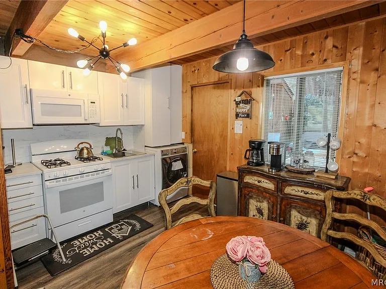 202 W Sherwood Blvd — Photo 8