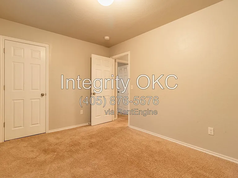 13233 Bridgewater Dr — Photo 23