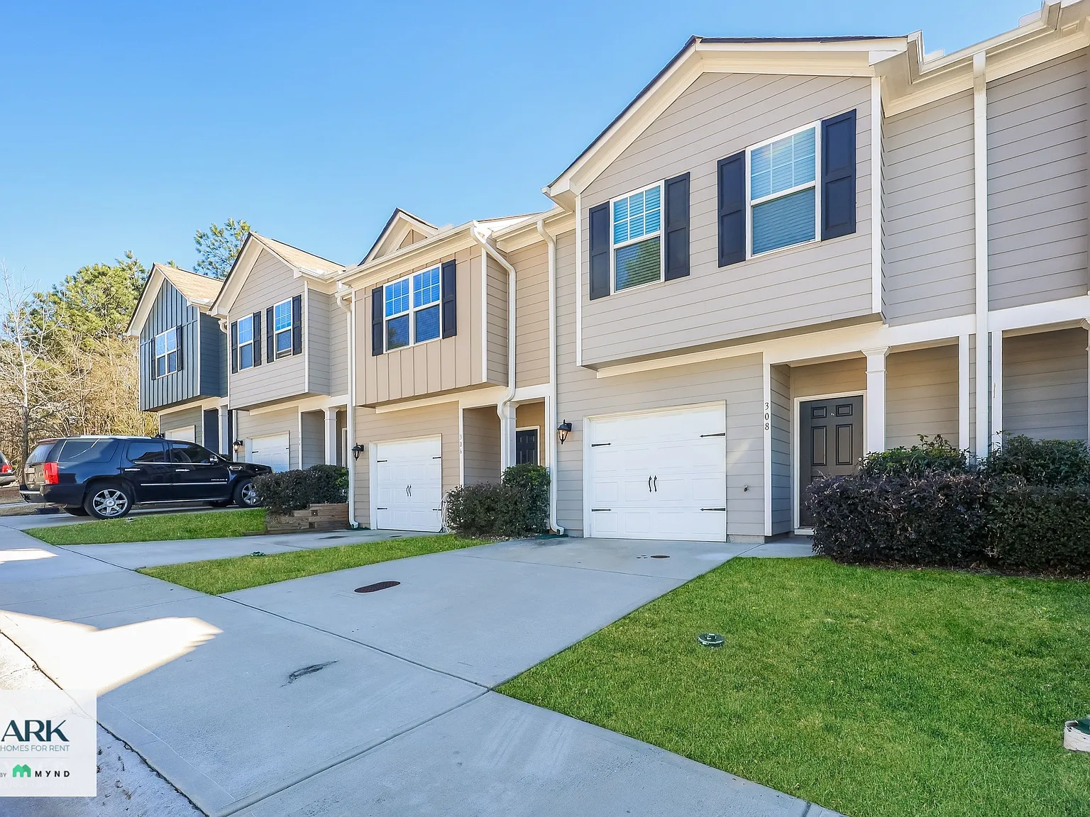 3 bed, 2.5 bath, 1194 sqft, $1,819 — Photo 3