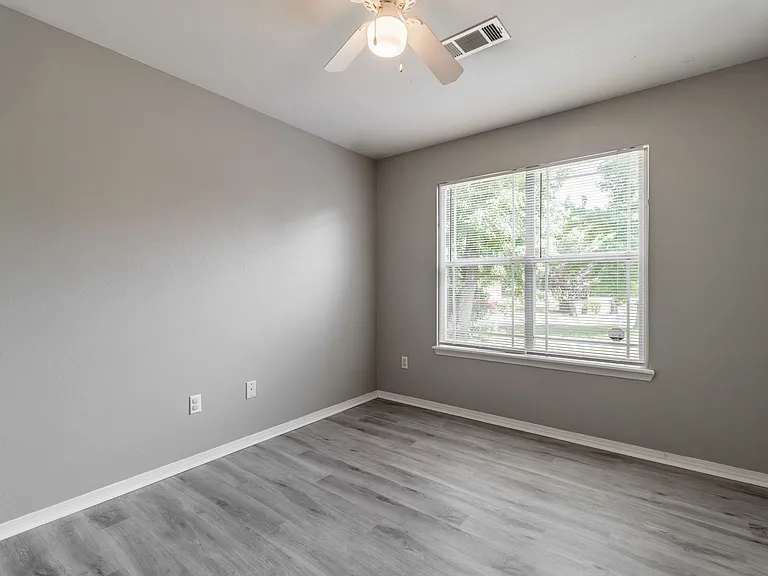3705 Price Cir — Photo 16