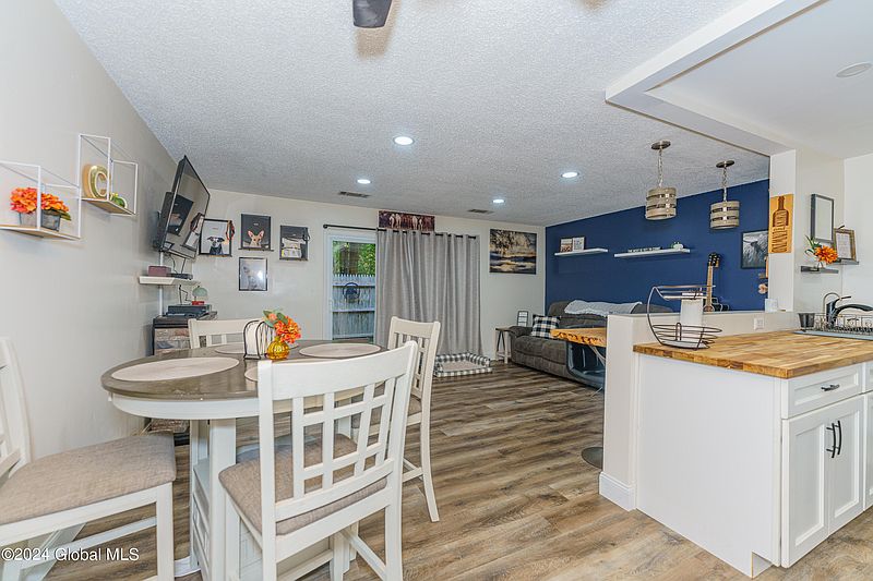 4th image of 106 Ridgewood Terrace