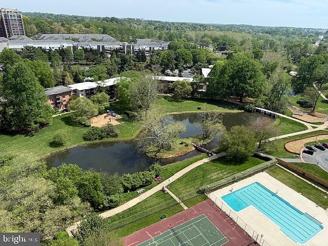 1st image of 10401 Grosvenor Pl APT 317