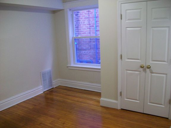 3rd image of 8 S Dooley Ave