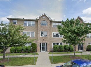 225 Coolidge St, Linden, NJ 07036
