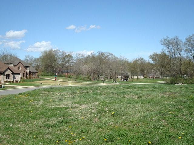 2nd image of 605 Concord Dr Lot 8