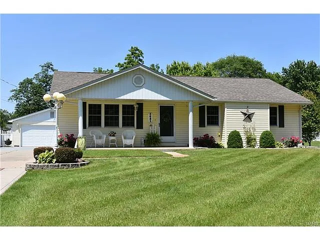 4021 Central Ln photo 1