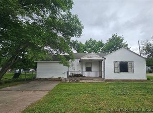 737 W Doolin Ave, Blackwell, OK 74631